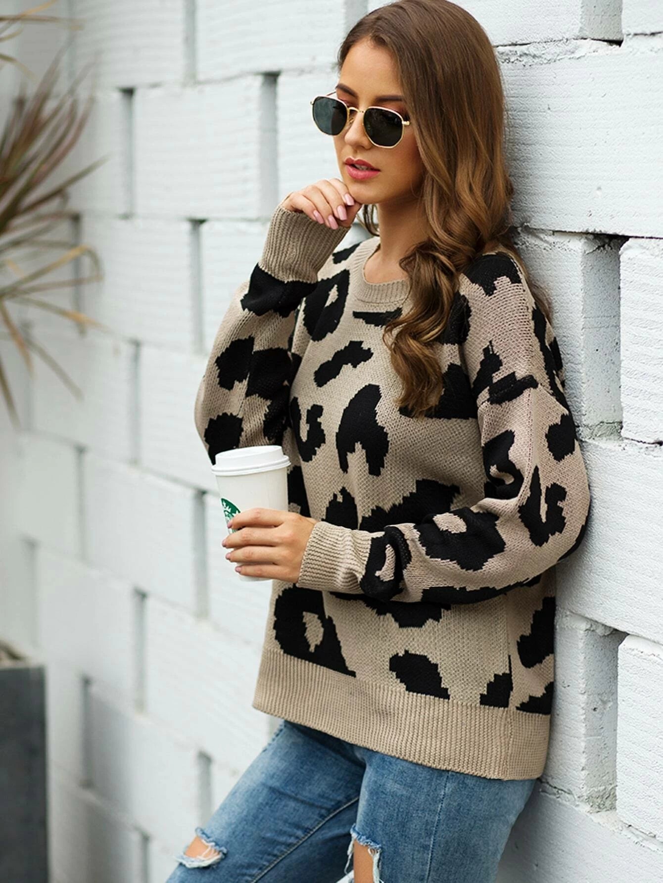 Round Neck Leopard Pattern Sweater