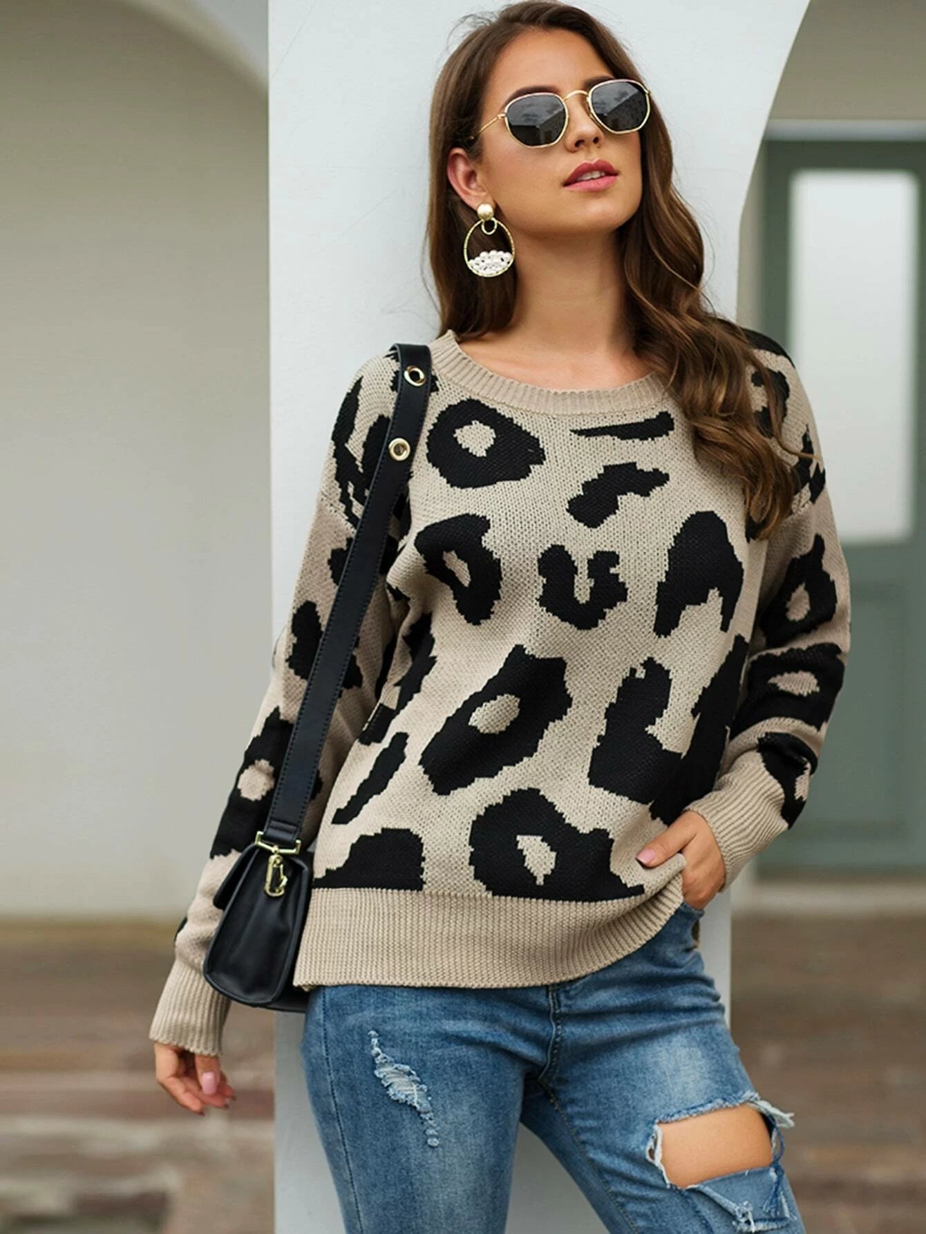 Round Neck Leopard Pattern Sweater